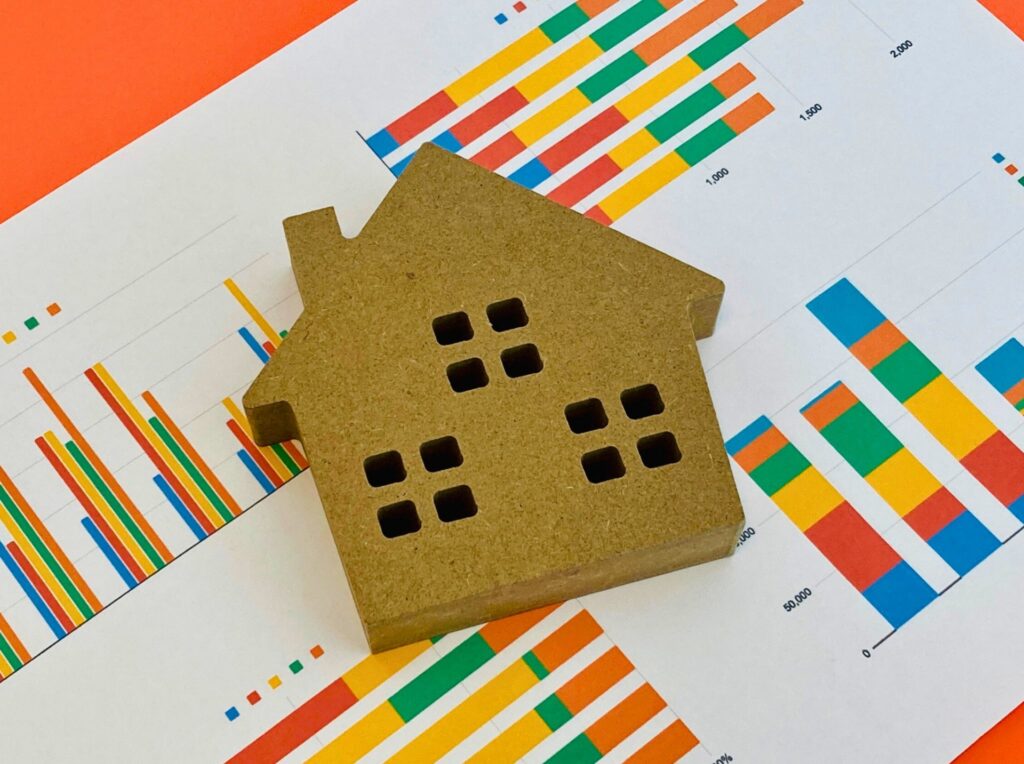 グラフと家の模型